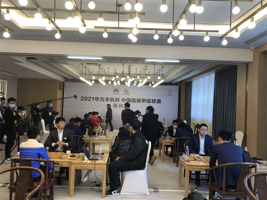 片中，他将与秦明一起破解谜案，演绎悬疑丛生的追凶大戏